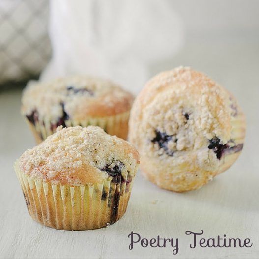 Blueberry Muffins with Cardamom Crumble